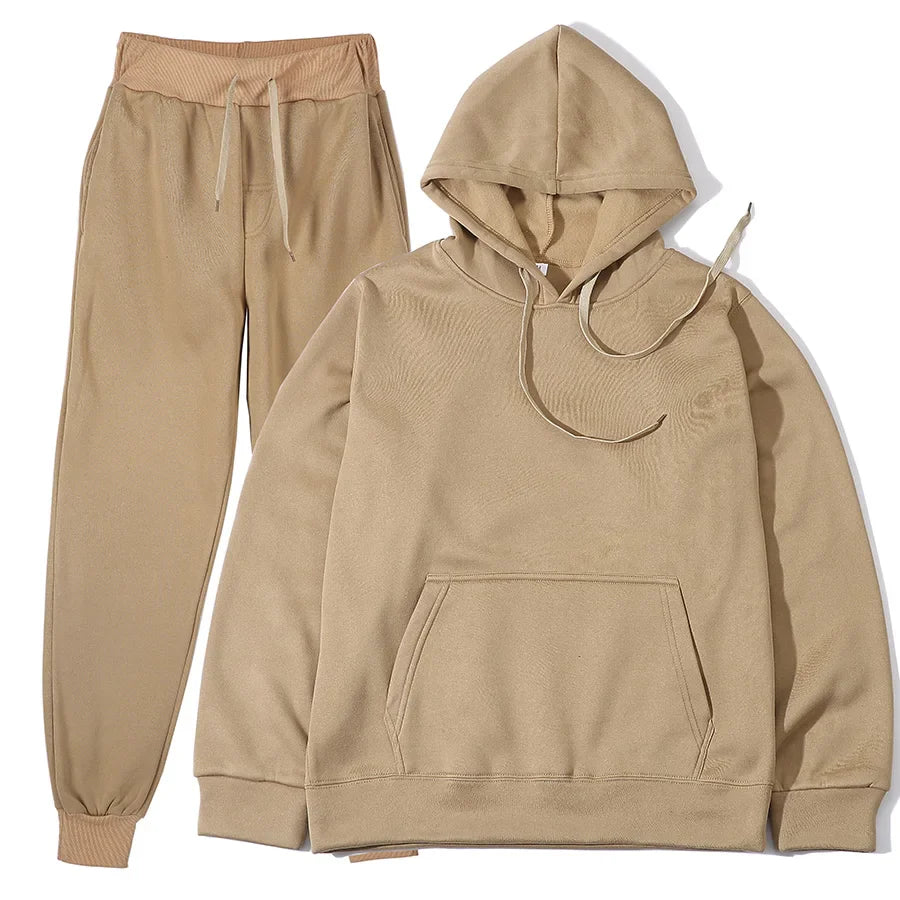 Men's casual autumn winter polyester tracksuit with full sleeves and drawstring pants