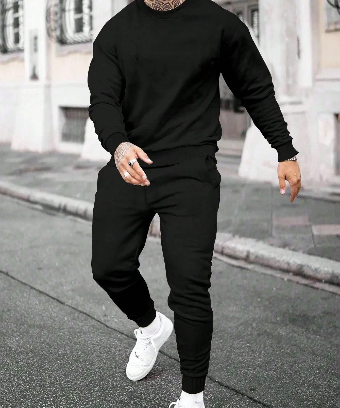 Men's casual polyester tracksuit with pullover top and elastic waist pants for autumn and winter streetwear